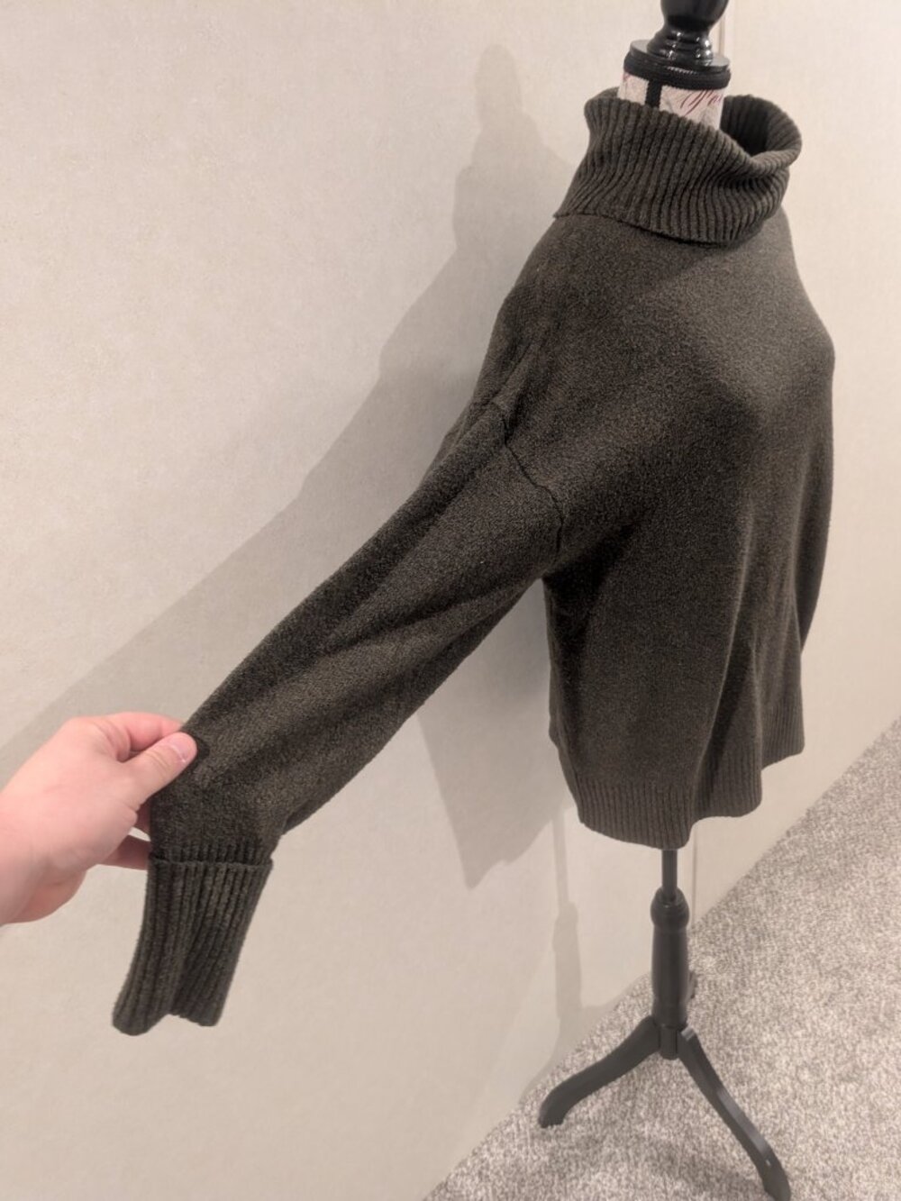 Old Navy Heathered Olive Green Oversized Cowl Neck Sweater Size Large - Picture 2 of 9